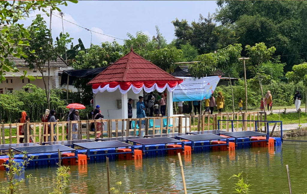 PLTS karya PPNS di Wisata Embung Babo